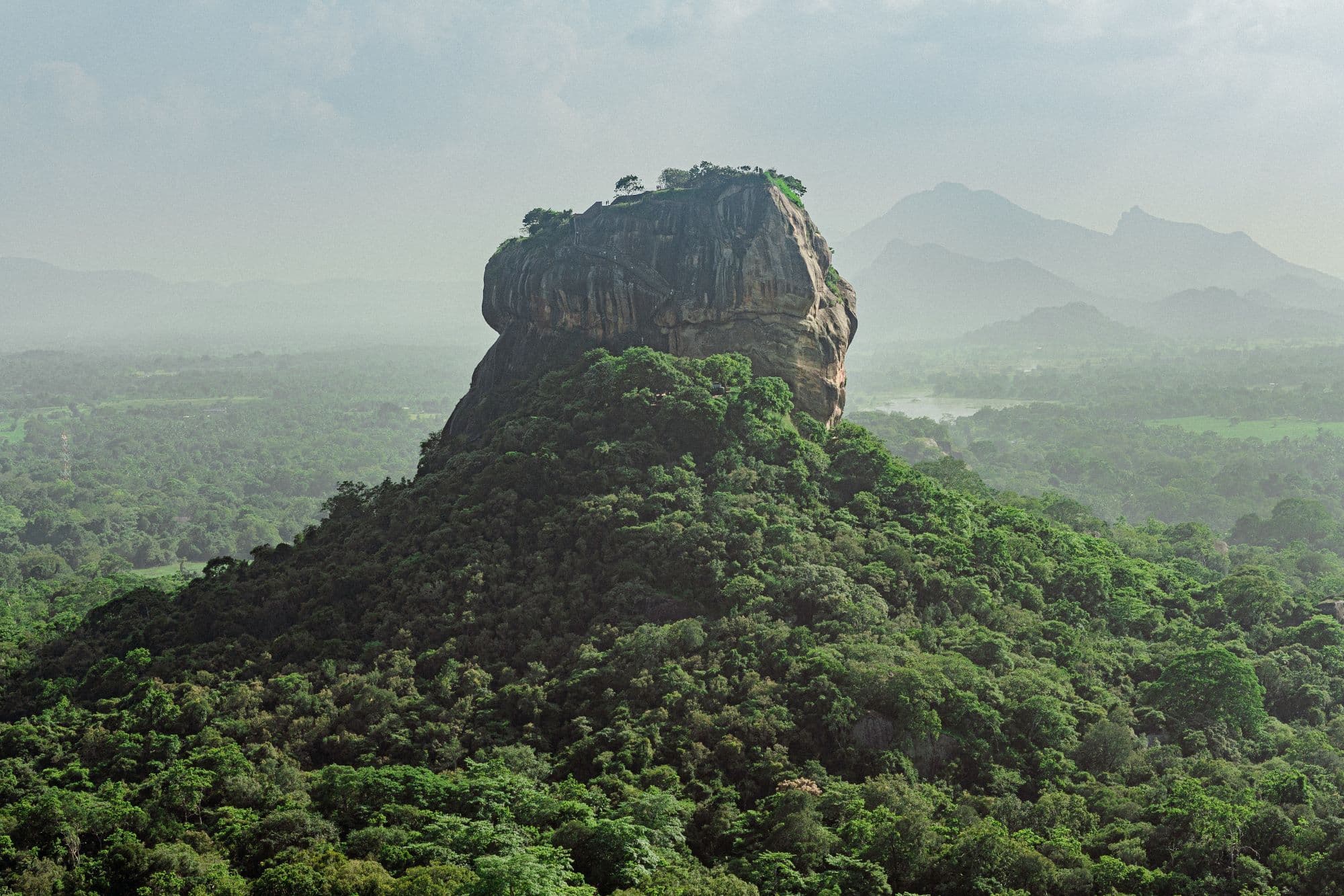 Sri Lanka Highlights: 3 Nights / 4 Days Private Guided Tour with Hotels